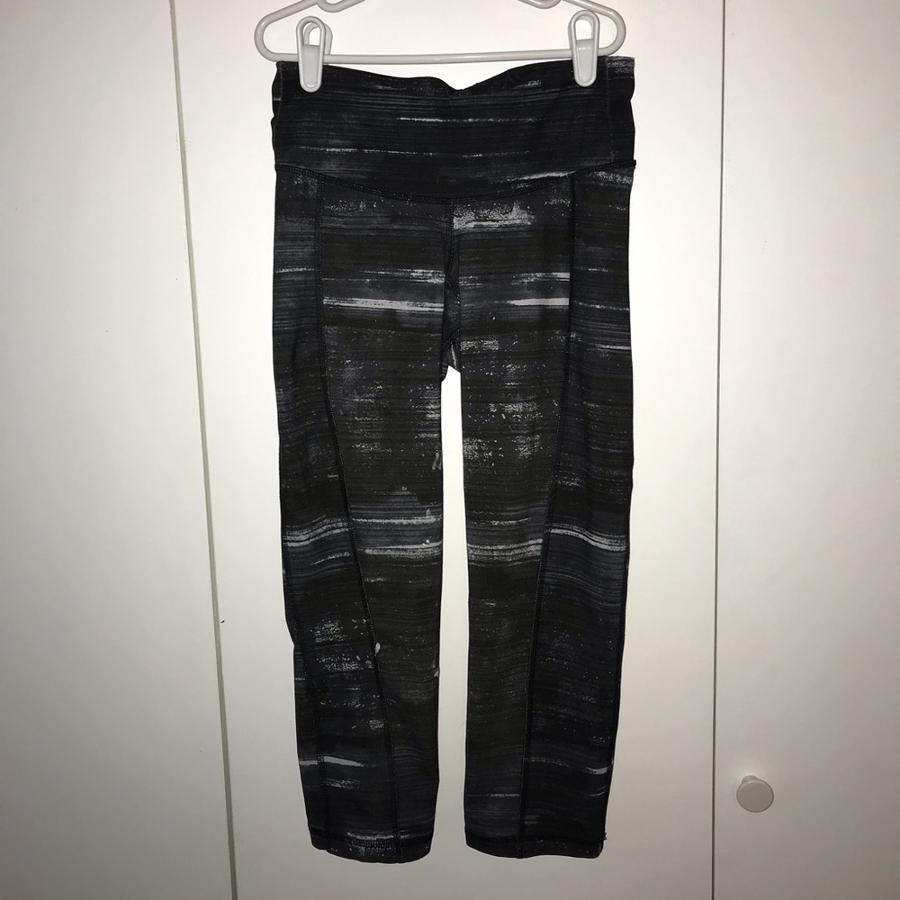 Old Navy Active High-Waisted Compression Crops